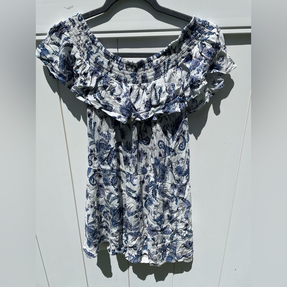 Women’s off the shoulder romper- size: Large